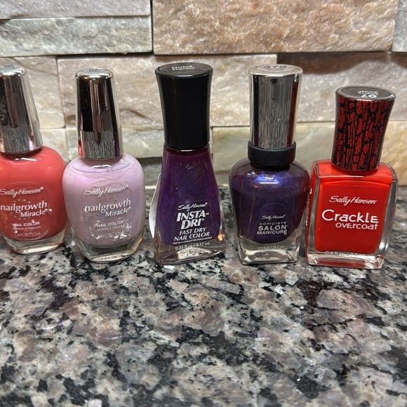 Sally Hansen Nail Polish Lot NEW - Picture 3 of 4